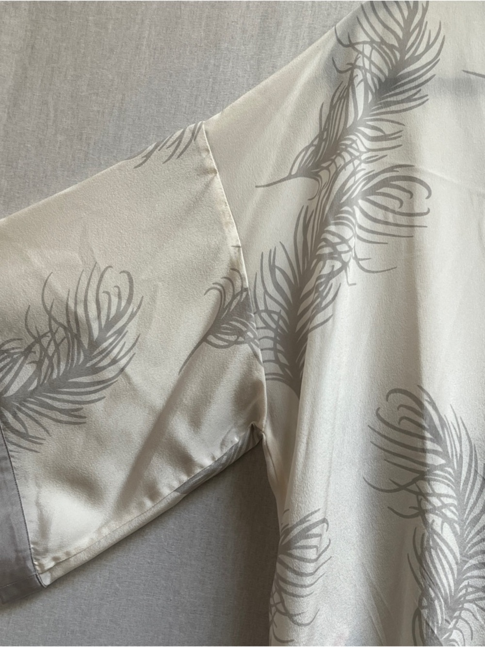 Mint Velvet 100% Silk Grey Feather Print Kimono Duster Cardigan 14 - Picture 4 of 8